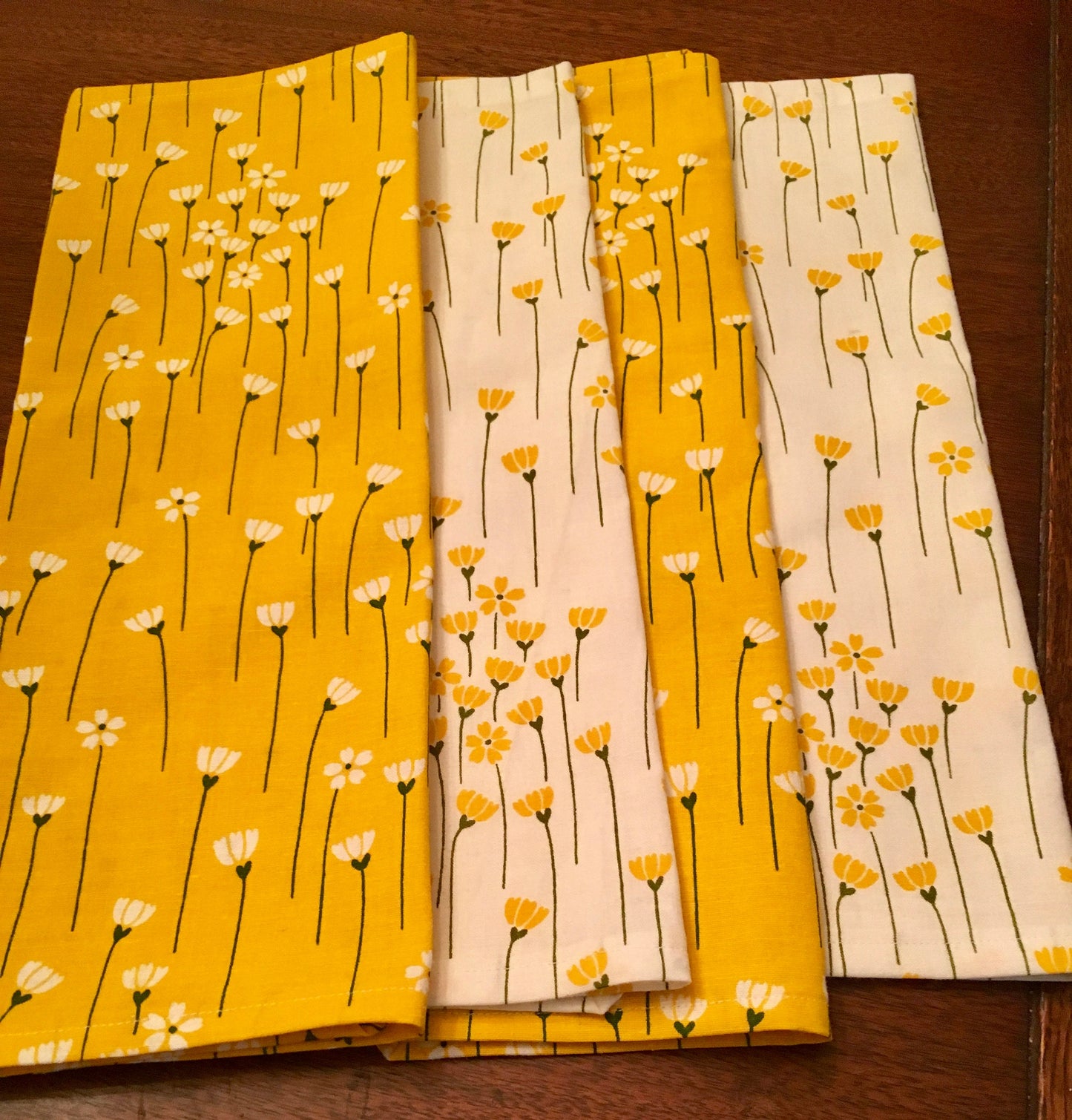 Daisy yellow and white  fabric napkins